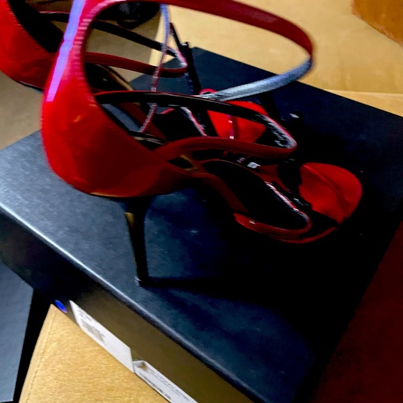 Saint Laurent red size 8.5 4 inch heel height. - Picture 12 of 13